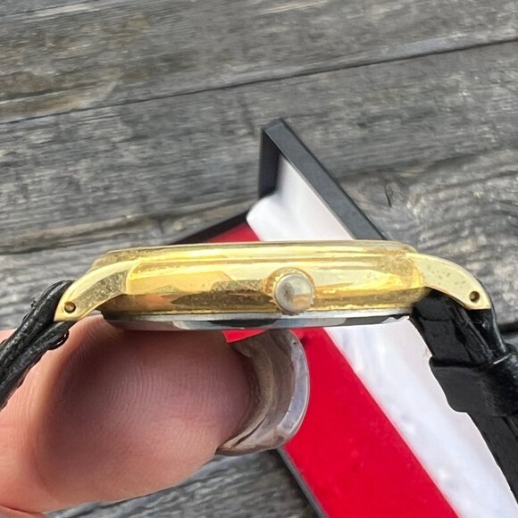 Vintage The Muffy Vanderbear Collection Watch North American Bear Co. with Box - Picture 10 of 14